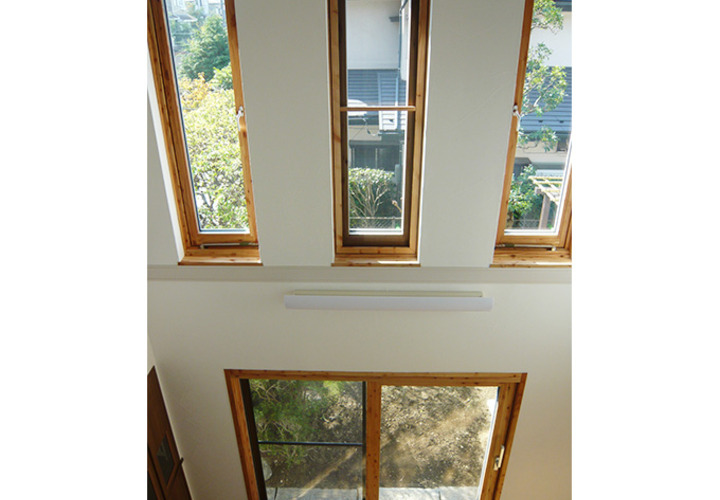 光を取り込むスリット窓