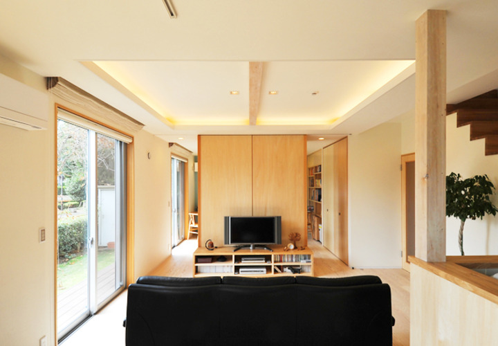 可動間仕切りで開閉自由なリビングと書斎スペース