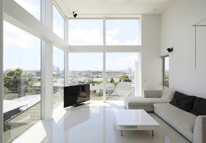 F邸　崖地を最大限に活かした開口部デザイン