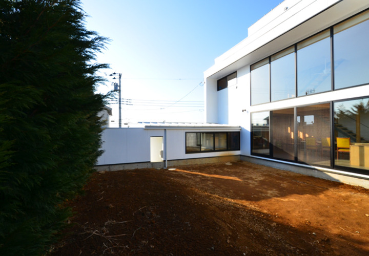 プライバシーを確保した中庭