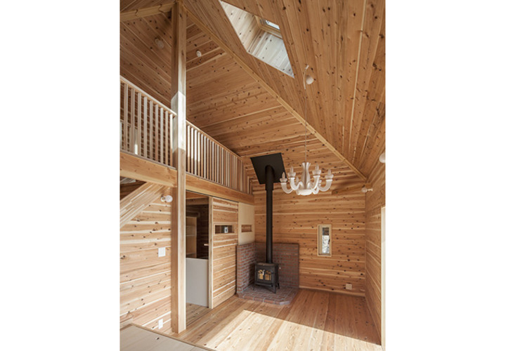 小さな山荘‐薪ストーブのあるリビング