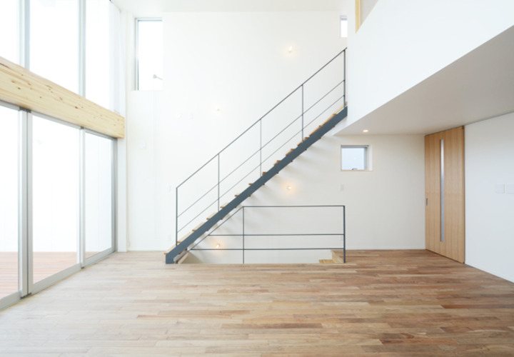 シンプルなフォルムの階段