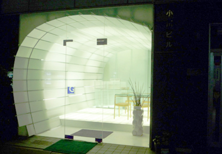 光を楽しむ不思議な外観