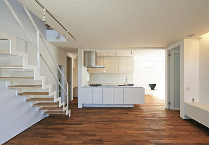 白をメインとした爽やかなLDK