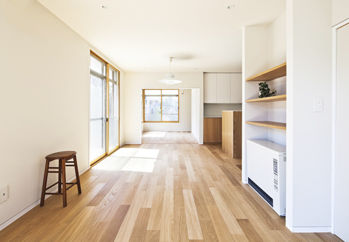 リビングから寝室へと視線が抜ける