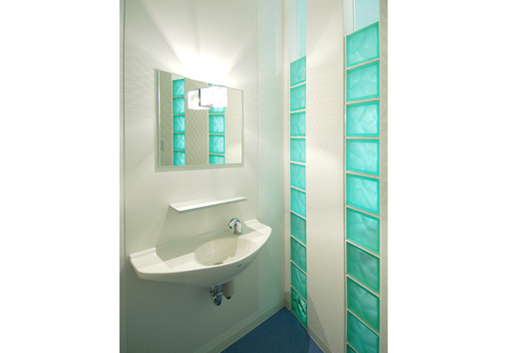 男子用トイレの水まわり