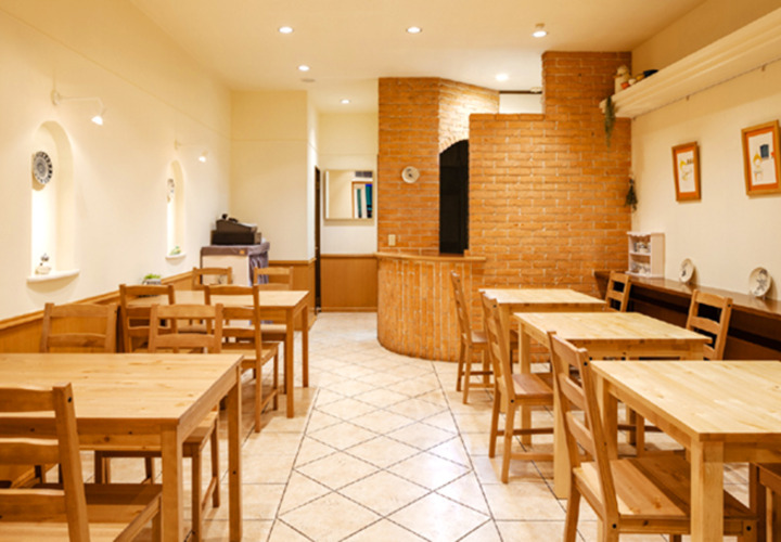 ギャラリーを兼ねたレストラン