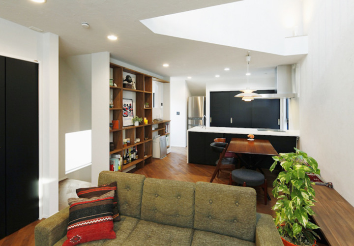 解放感がある明るいリビングダイニンング