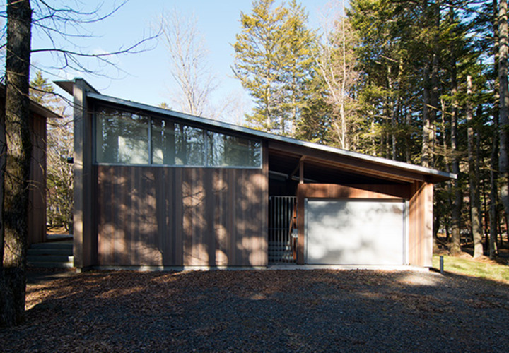 シャープなフォルムの外観