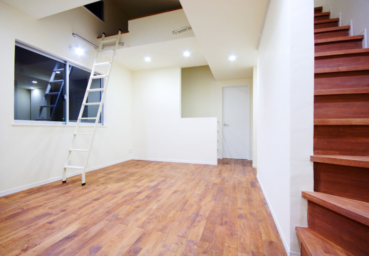 ロフトとオープン階段