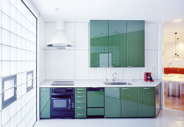 IHクッキングとグリーン系の鏡面仕上げ