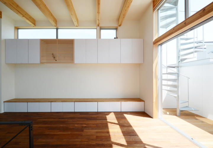 壁一面の壁面収納