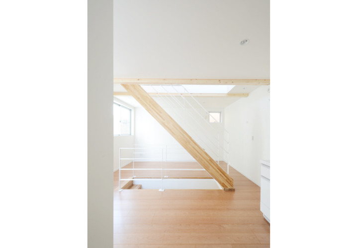 中央に階段を配した2階のＬＤＫ