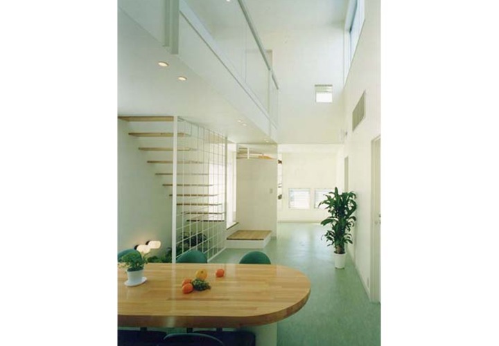 正面のスペースは将来の子供室にも転用可