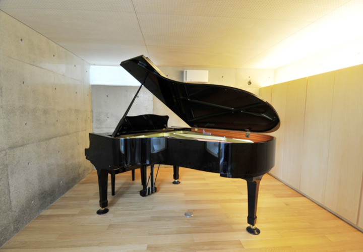 思う存分演奏を楽しむピアノ室