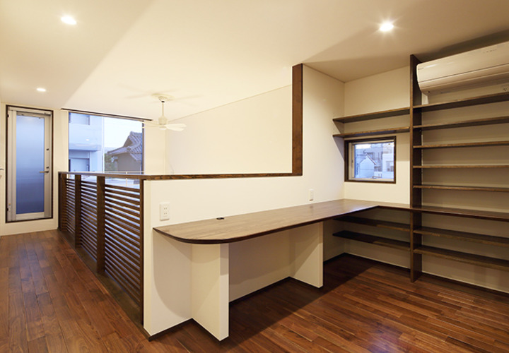 ﾌﾘｰｽﾍﾟｰｽを利用した書斎コーナー