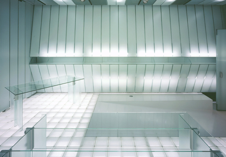 非日常的な光のタイル