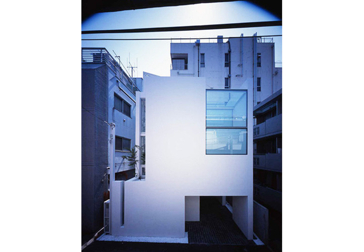 日当りの悪い極小地でも光溢れる家