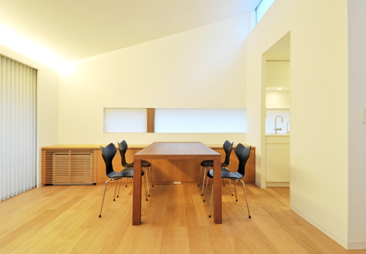 リビングダイニングのカウンター収納