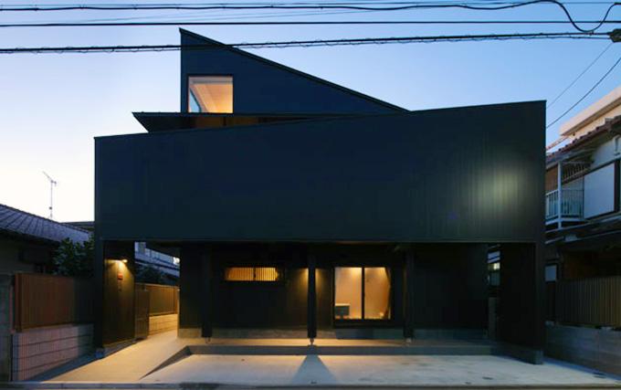 さんかくテラスの家