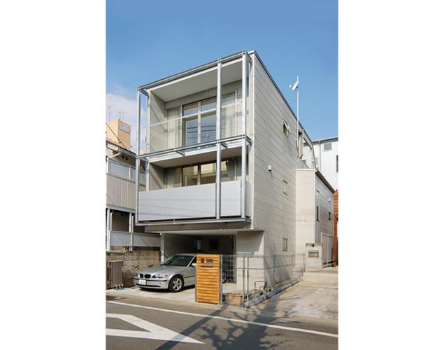 スチールフレームのある家