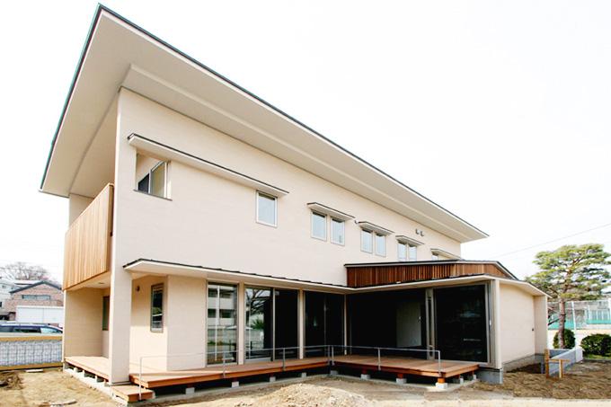 風景が透過する和モダンの家