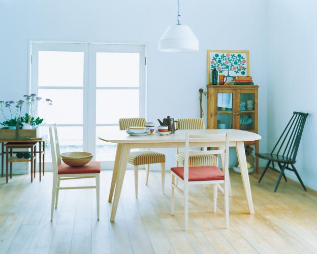 お気に入りのアイテムを集めたダイニングスペース