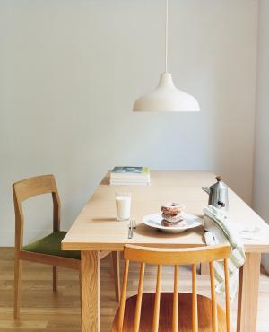 穏やかな時間が流れ静謐な朝の空気を感じる食卓