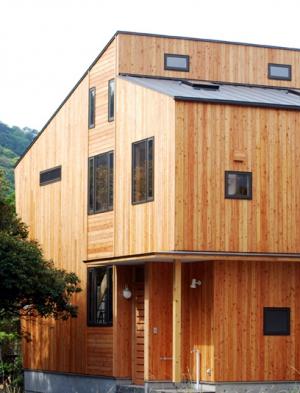 葉山下山口の家