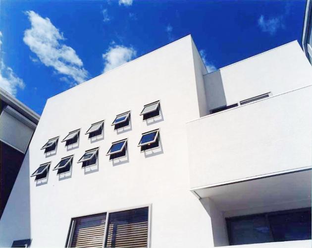 ニュートラルなデザイン住宅