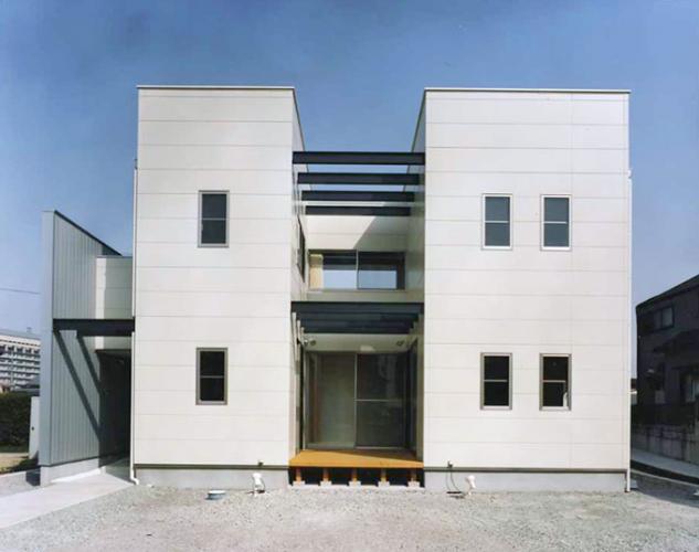 モノトーンで構成したデザイナーズ住宅