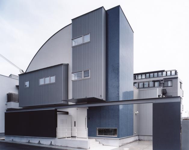 アール屋根のデザイナーズ住宅