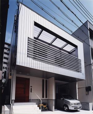 南に開けたデザイン住宅