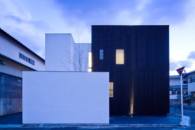 ﾙｰﾊﾞｰﾀﾜｰのある家