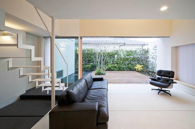 ﾙｰﾊﾞｰﾀﾜｰのある家、ﾘﾋﾞﾝｸﾞ