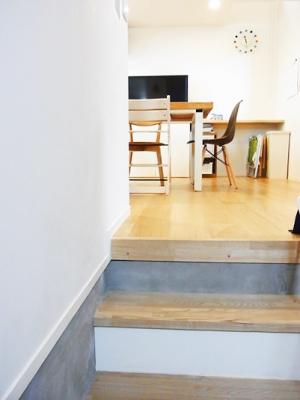 スキップフロアな2世帯住宅