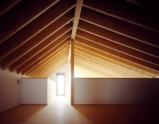 あざみ野南の住宅 / 様々な居場所を一体空間の中に設ける