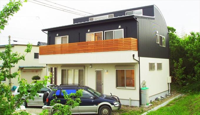 吹き抜けR天井の家