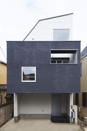 阿佐ヶ谷の跳ね出した和室のある家