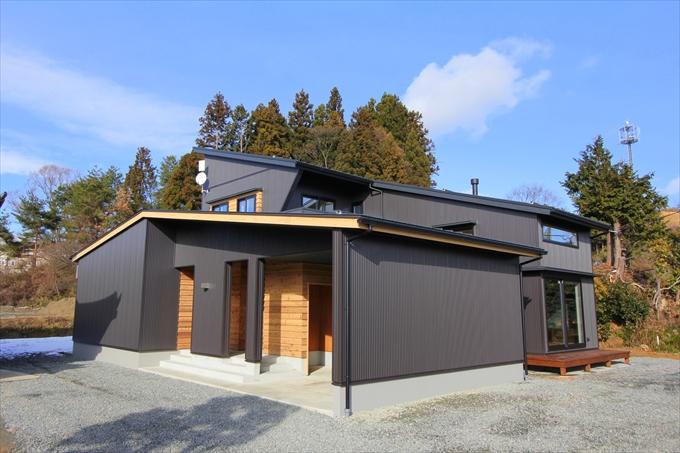 楽しみ広がる三角の家