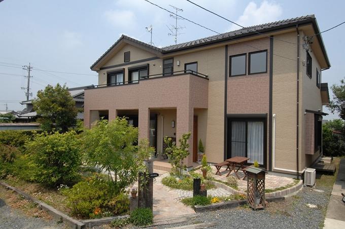 ワイドバルコニーのある家