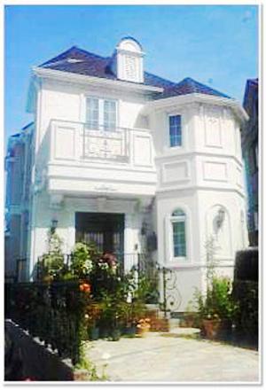 フレンチスタイルの家