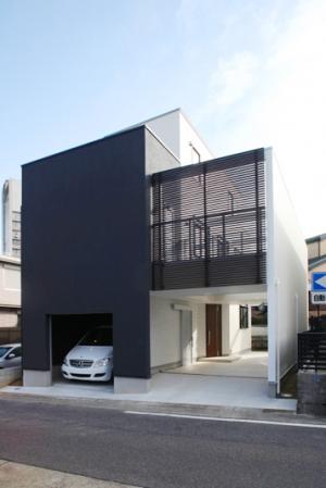 都心で空を感じながら住まう 　スタイリッシュモダンな家