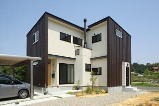 薪ストーブのあるイエ