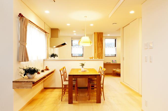 敷地を活かした狭小3階建ての家