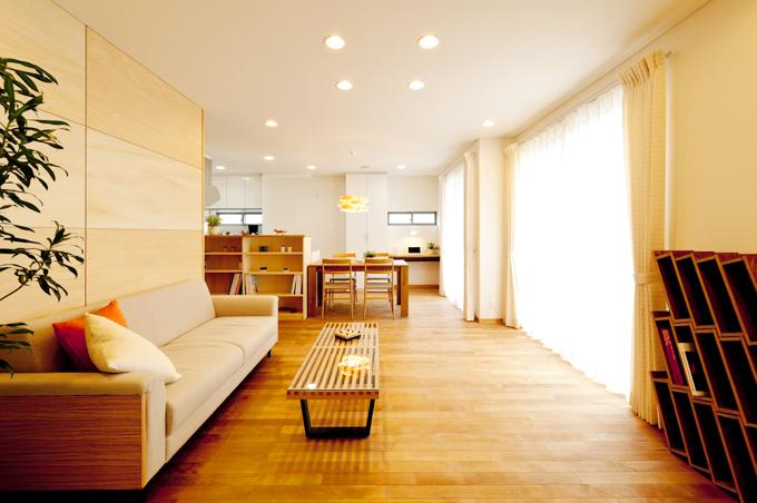 シンプルで落ち着ける空間の家