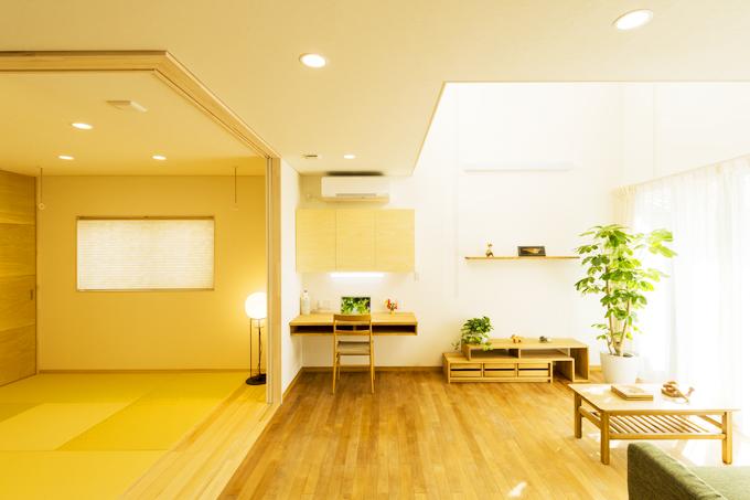 敷地を活かした光あふれるリビングの家