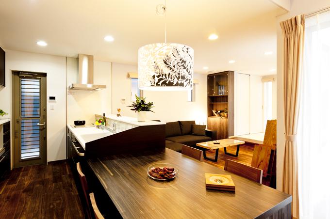 素材と手作り感にこだわった家