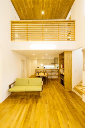 奥様の家事導線を考慮したナチュラルデザインの木の家