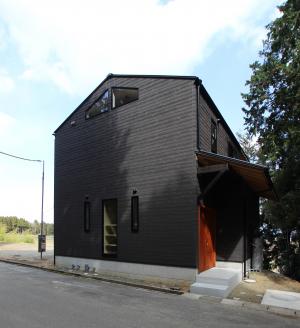 琵琶湖を望む家（デッキテラスのあるローコスト住宅）